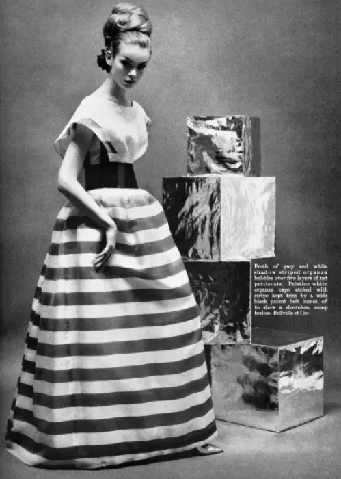Framed Print : Bellville and Cie dress modelled by Jean Shrimpton, 1962 Framed Print : Bellville and Cie dress modelled by Jean Shrimpton, 1962