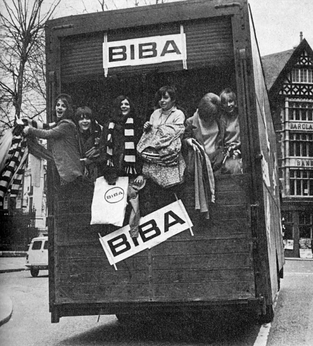 Framed Print : Biba move to Kensington Church Street