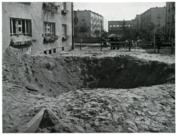 Framed Print : Bomb crater in Warsaw street, September 1939 Framed Print : Bomb crater in Warsaw street, September 1939