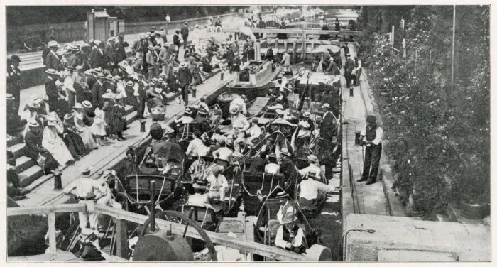 Framed Print : Boulters Lock - on Ascot Sunday, packed with rowing boats in the lock on the River Framed Print : Boulters Lock - on Ascot Sunday, packed with rowing boats in the lock on the River