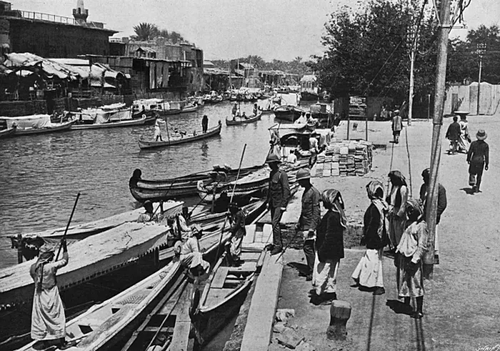 Framed Print : British Army in Mesopotamia, the creek at Basra, 1916 Framed Print : British Army in Mesopotamia, the creek at Basra, 1916