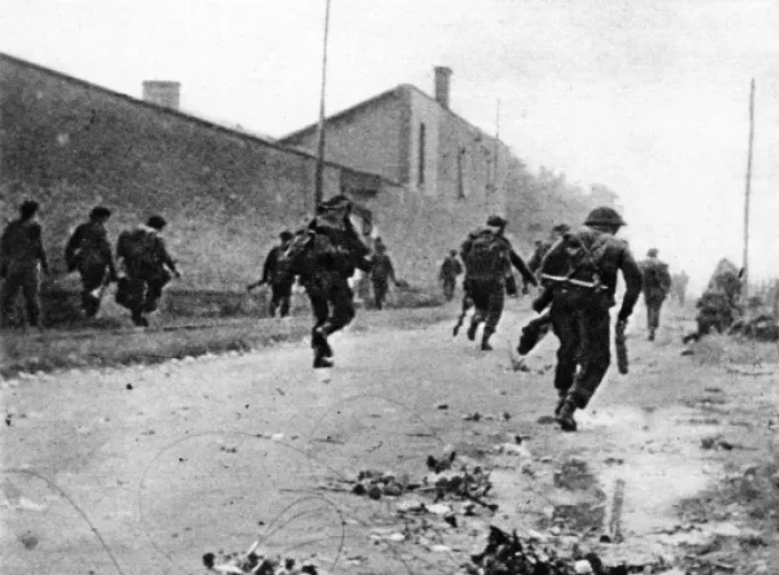 Framed Print : British Commandos Advancing in Normandy; Second World War, 1 Framed Print : British Commandos Advancing in Normandy; Second World War, 1