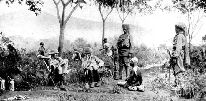 Framed Print : British Officers interrogating a prisoner, East Africa, 1916 Framed Print : British Officers interrogating a prisoner, East Africa, 1916