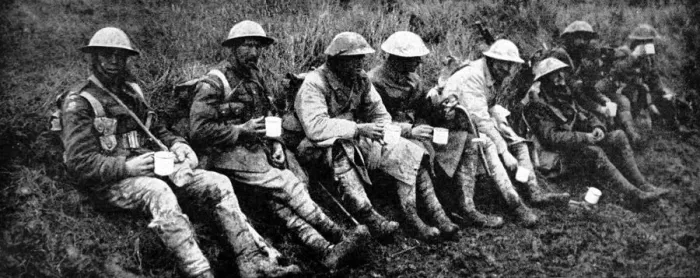 Framed Print : British Soldiers having a cup of tea; First World War, 1916 Framed Print : British Soldiers having a cup of tea; First World War, 1916
