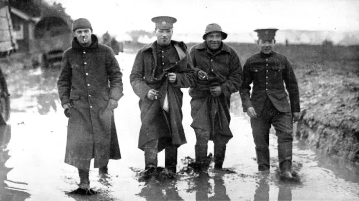 Framed Print : Canadian soldiers training for the front, in the mud and water of Salisbury Plain