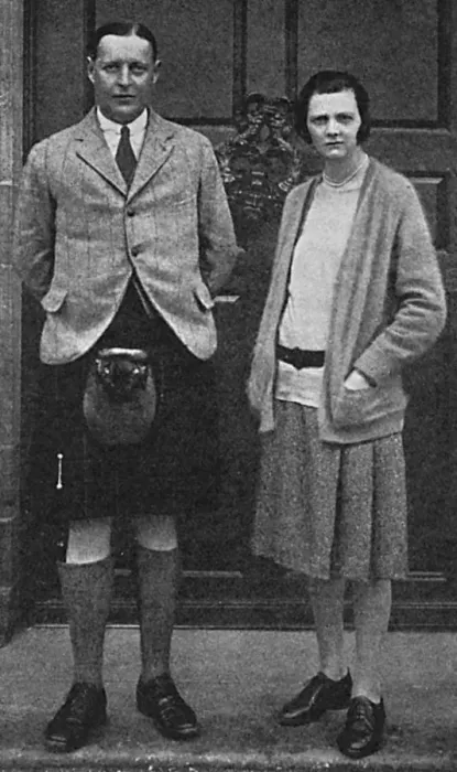Framed Print : Captain Sir Alexander Gordon-Cumming and his wife, 1930 Framed Print : Captain Sir Alexander Gordon-Cumming and his wife, 1930