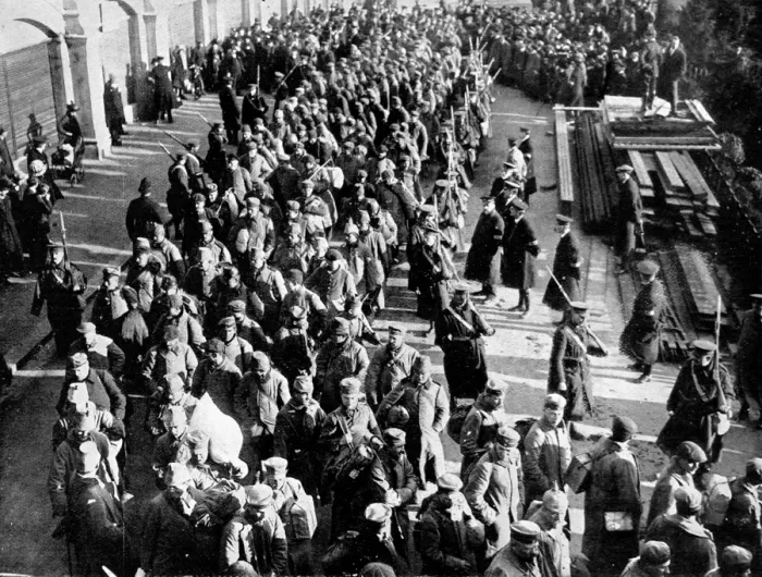 Framed Print : Caught during the battle of Flanders: Greman prisoners on the march in Southend