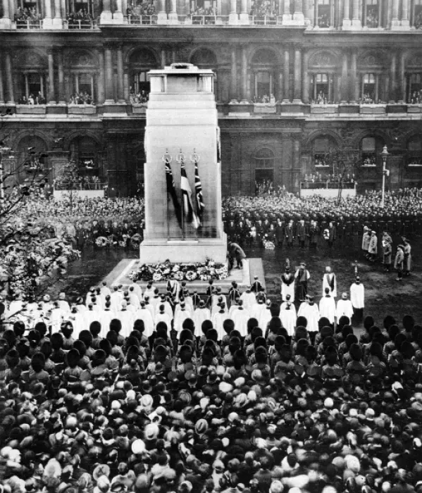 Framed Print : The central ceremony of Armistice Day, the King laying his w