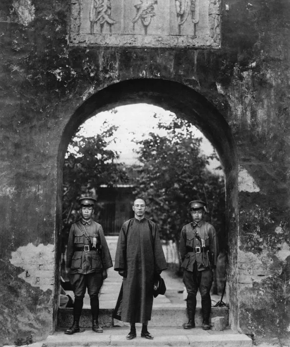 Framed Print : Chiang Kai-Shek at the gate of the Ming Tombs, 1927