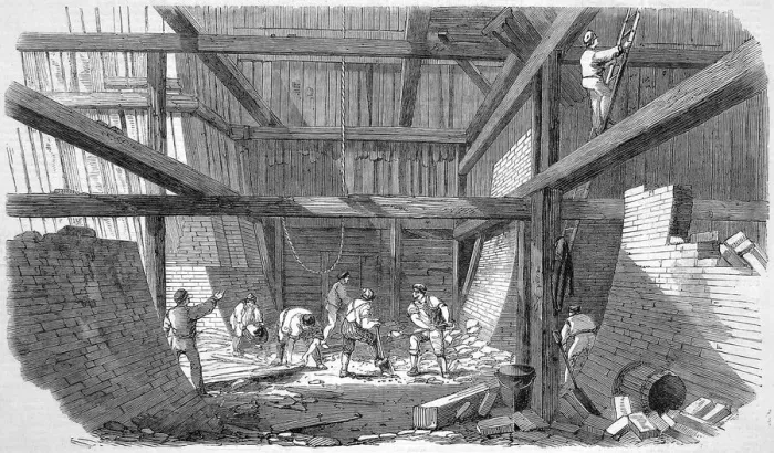 Framed Print : Commencement of the tunnel at Kings Cross