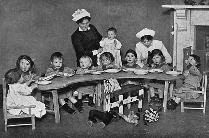 Framed Print : Creche for the children of munitions workers, WW1 Framed Print : Creche for the children of munitions workers, WW1