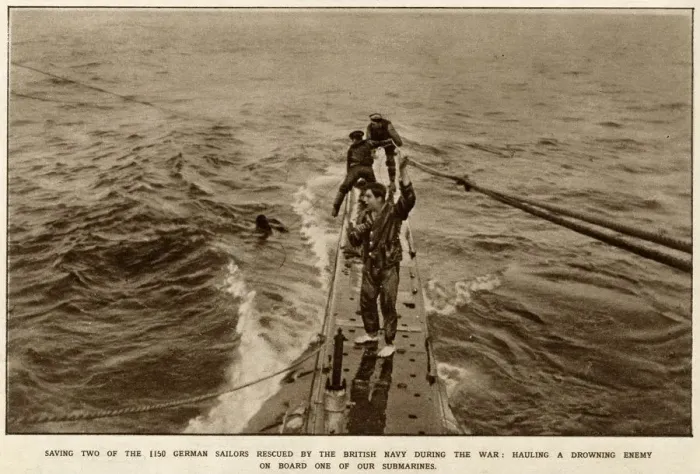 Framed Print : Crew of a British C Class submarine 1916 Framed Print : Crew of a British C Class submarine 1916