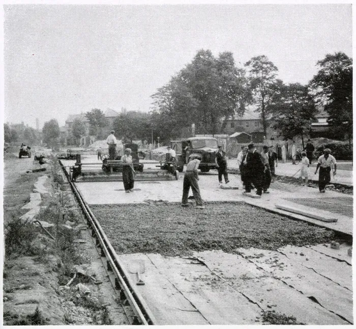 Framed Print : Cromwell Road Extension - Laying down the under-surface