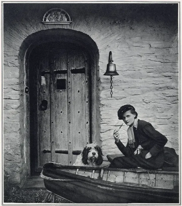 Framed Print : Daphne du Maurier in Fowey Framed Print : Daphne du Maurier in Fowey