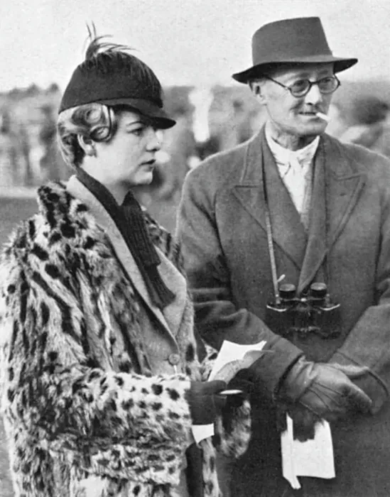 Framed Print : Deborah Mitford at Cheltenham National Hunt Meeting