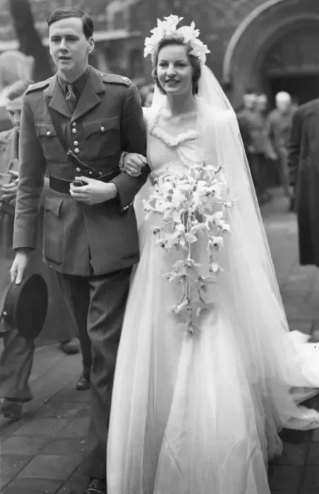 Framed Print : Deborah Mitford marries Andrew Cavendish Framed Print : Deborah Mitford marries Andrew Cavendish
