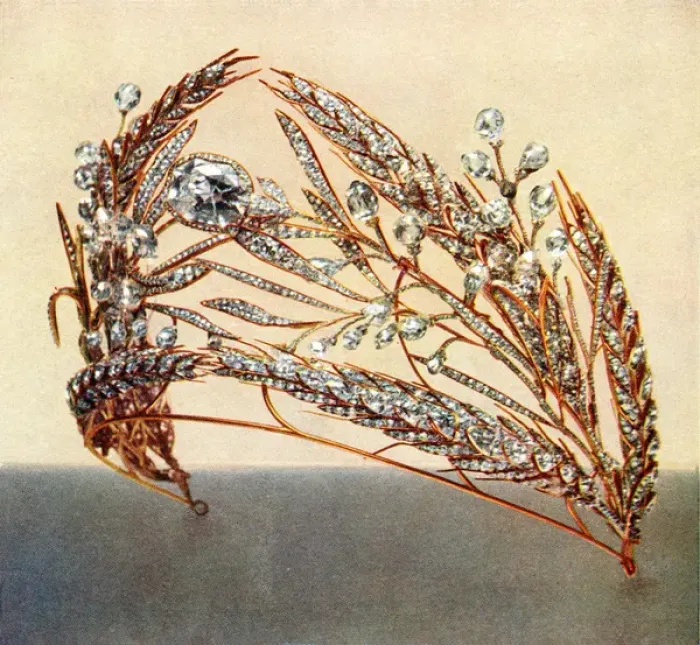 Framed Print : A diamond tiara belonging to the Romanov dynasty Framed Print : A diamond tiara belonging to the Romanov dynasty