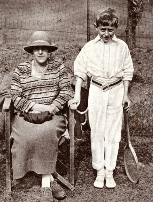 Framed Print : Dorothea Lambert Chambers and son Graham at Frinton Framed Print : Dorothea Lambert Chambers and son Graham at Frinton