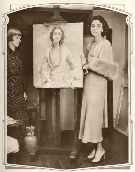 Framed Print : The Duchess of Leinster with her portrait Framed Print : The Duchess of Leinster with her portrait