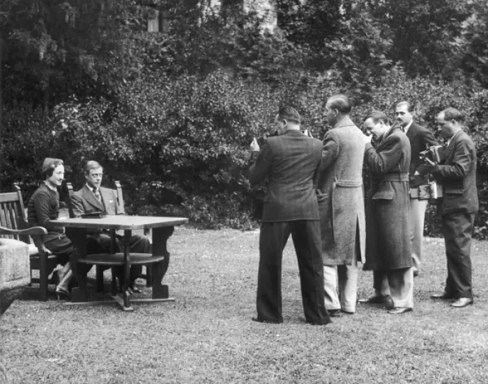 Framed Print : Duke of Windsor and Mrs Simpson at Chateau de Cande Framed Print : Duke of Windsor and Mrs Simpson at Chateau de Cande