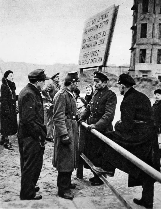 Framed Print : The East-West Frontier in Berlin, 1949 Framed Print : The East-West Frontier in Berlin, 1949