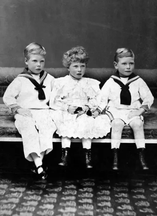 Framed Print : Edward VIII, Princess Mary and George VI when children, c. 19 Framed Print : Edward VIII, Princess Mary and George VI when children, c. 19