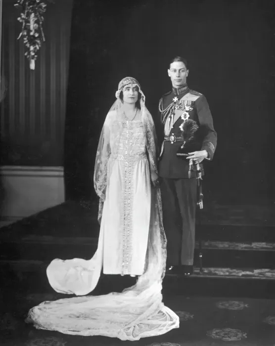 Framed Print : Elizabeth Bowes-Lyon marries Albert, Duke of York Framed Print : Elizabeth Bowes-Lyon marries Albert, Duke of York