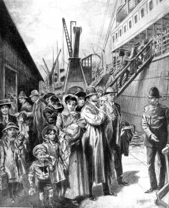 Framed Print : Emigrants embarking at the Royal Albert Docks, London, 1911