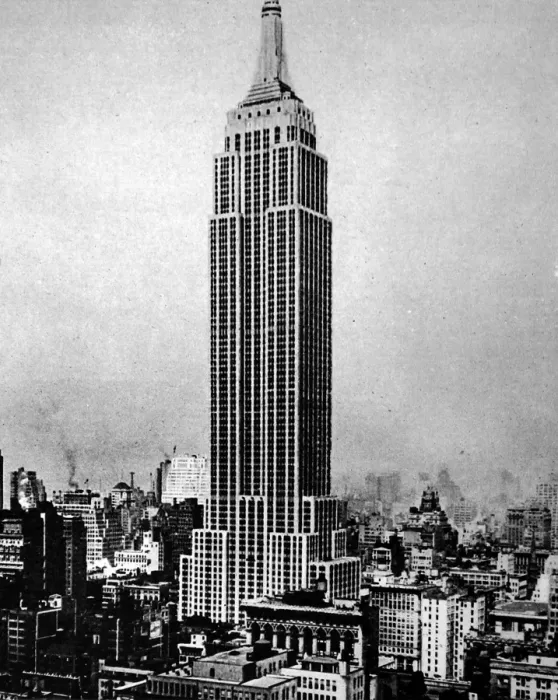 Framed Print : The Empire State Building, New York, 1945 Framed Print : The Empire State Building, New York, 1945