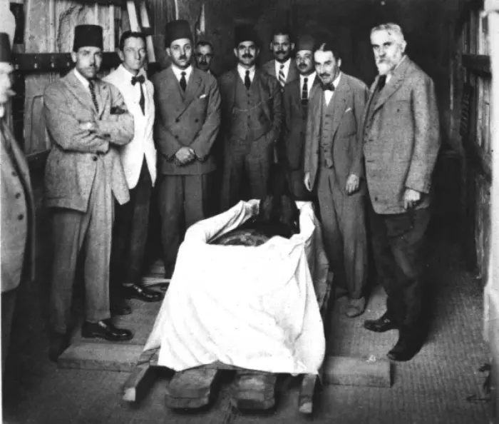 Framed Print : Excavation of the Tomb of Tutankhamun