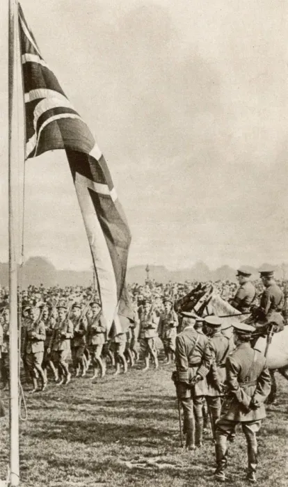 Framed Print : Field-Marshal Lord French inspecting soldiers in Hyde Park