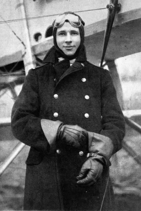 Framed Print : Flight Sub-Lieutenant R. A. J. Warneford, R. N. 1915 Framed Print : Flight Sub-Lieutenant R. A. J. Warneford, R. N. 1915