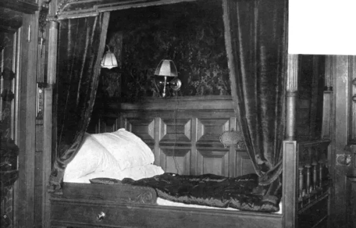 Framed Print : Four-Poster Bedroom on board Titanic Framed Print : Four-Poster Bedroom on board Titanic