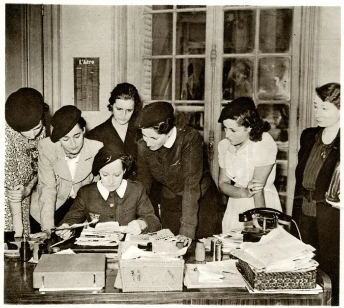 Framed Print : French women signing up for war work, September 1939