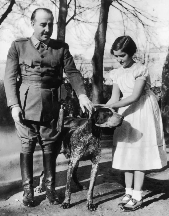 Framed Print : General Franco and his daughter, 1938