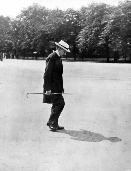 Framed Print : German ambassador leaving London Framed Print : German ambassador leaving London