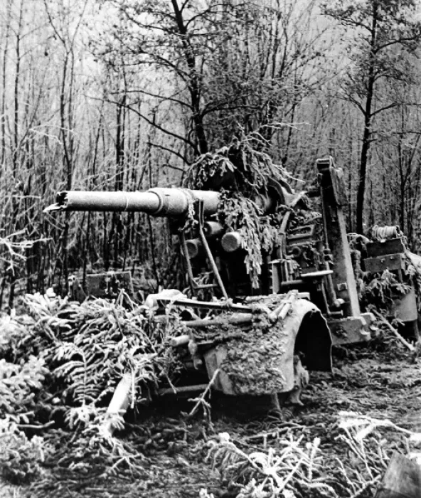 Framed Print : German Artillery Gun, Second World War, 1945 Framed Print : German Artillery Gun, Second World War, 1945