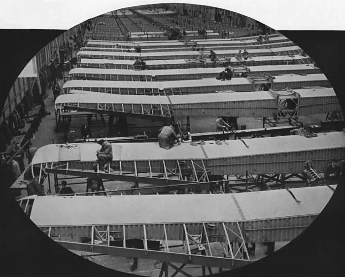Framed Print : Handley Page bombers in production, WWII Framed Print : Handley Page bombers in production, WWII