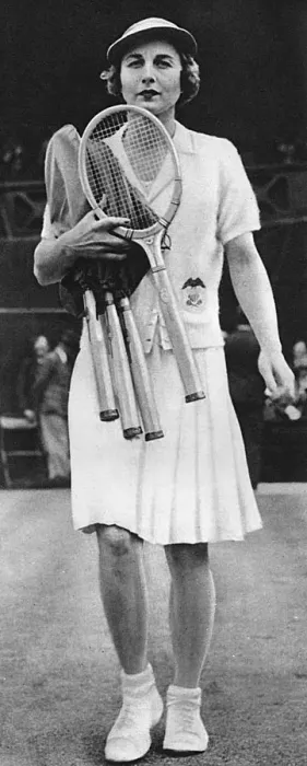 Framed Print : Helen Wills Moody (USA) on court at Wimbledon Framed Print : Helen Wills Moody (USA) on court at Wimbledon