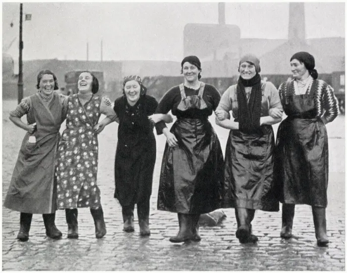 Framed Print : Herring Harvest in Great Yarmouth 1934