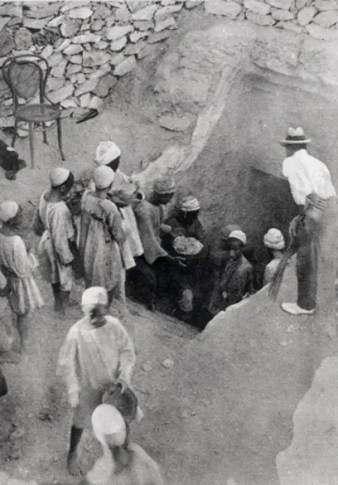 Framed Print : Howard Carter at the excatvation of Tutankhamun Framed Print : Howard Carter at the excatvation of Tutankhamun
