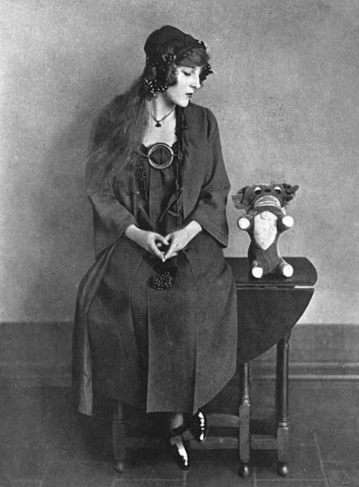 Framed Print : Isobel Elsom with Tou Tou