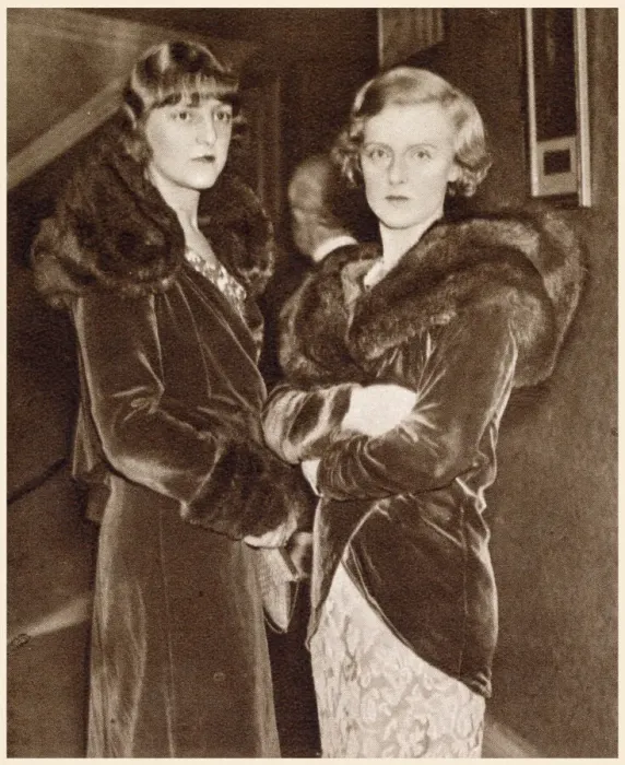 Framed Print : The Jungman sisters at the Ballerina premiere Framed Print : The Jungman sisters at the Ballerina premiere