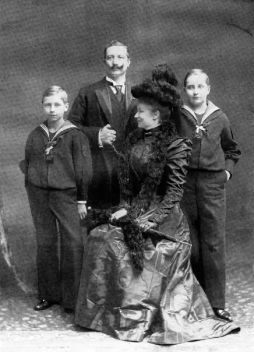 Framed Print : Kaiser Wilhelm II, his wife & Princes Oskar & August Wilhelm Framed Print : Kaiser Wilhelm II, his wife & Princes Oskar & August Wilhelm