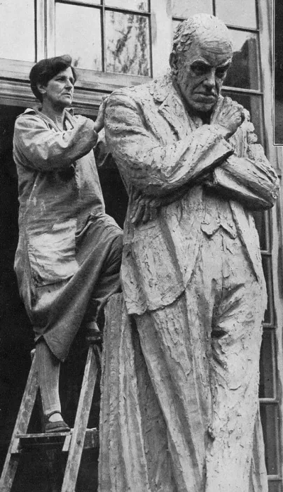 Framed Print : Kathleen Scott sculpting statue of Edwin Montagu Framed Print : Kathleen Scott sculpting statue of Edwin Montagu