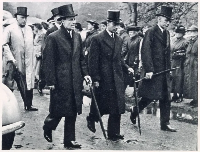 Framed Print : King George VI following the coffin of his mother-in-law, the Countess of Strathmore, together with the countess's sons, Lord Glamis and David Bowes-Lyon, as her funeral cortege left Glamis Castle on 27 June 1938. Date: 1938 Framed Print : King George VI following the coffin of his mother-in-law, the Countess of Strathmore, together with the countess's sons, Lord Glamis and David Bowes-Lyon, as her funeral cortege left Glamis Castle on 27 June 1938. Date: 1938