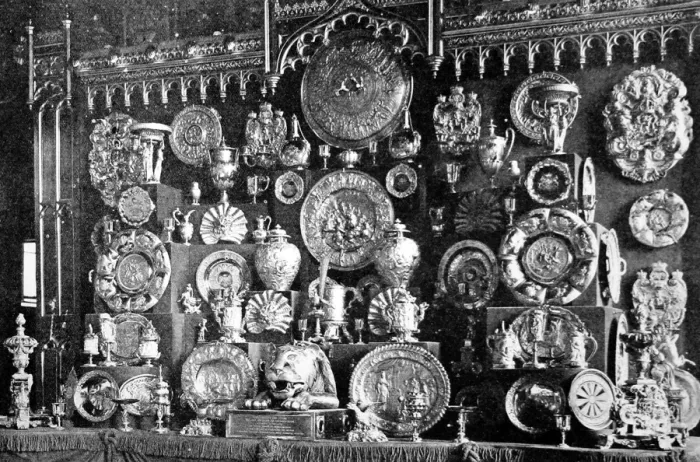 Framed Print : King George Vs collection of Gold Plate, Windsor Castle, 19