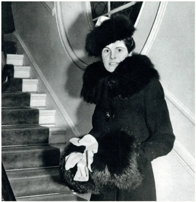Framed Print : Lady Alexandra Haig at Schiaparelli s