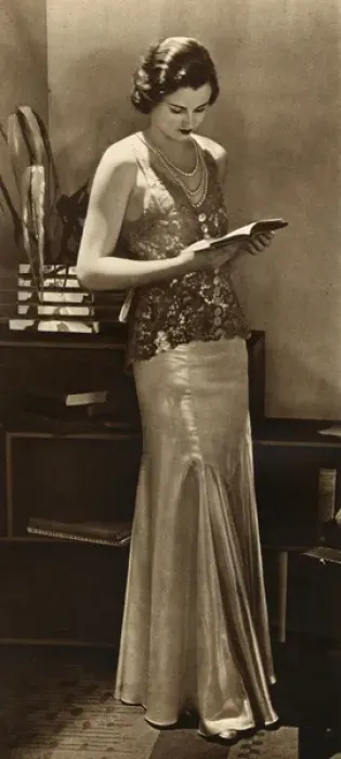 Framed Print : Lady Bridget Poulett wearing Norman Hartnell Framed Print : Lady Bridget Poulett wearing Norman Hartnell