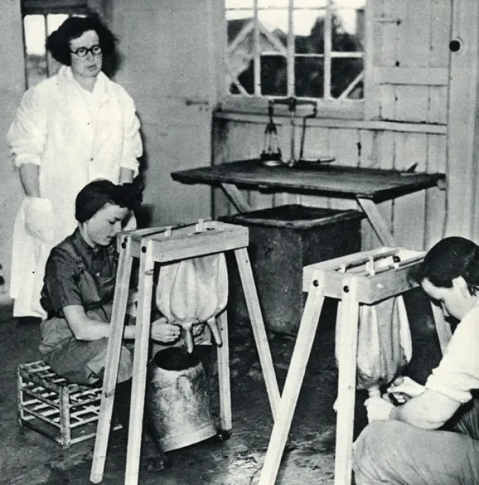 Framed Print : Land girls in training 1939